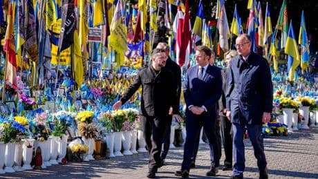 Spitzentreffen in Kiew: Gedenken an ukrainische Kriegstote