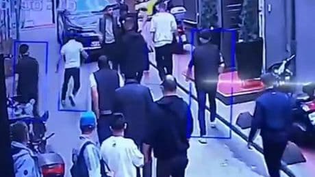 Beyoğlu'nda beyzbol sopalı hesap kavgası: 3 kişi tutuklandı
