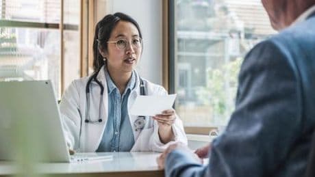 Krankenversicherung: Arbeitgeber fordern neue Praxisgebühr bei Arztbesuch