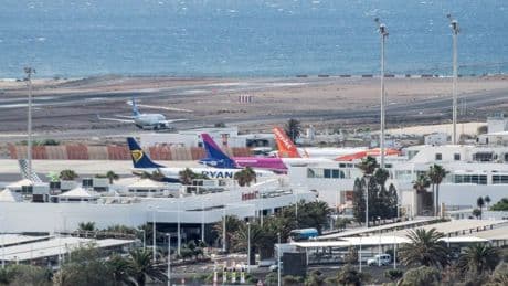 Emergency on Tui flight to UK holiday hotspot after ‘threatening note’ found in toilet