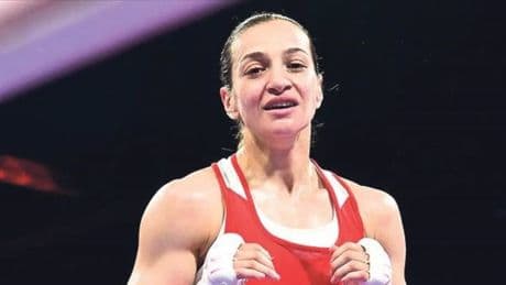 Demir yumruklar ‘dünya’ya meydan okudu