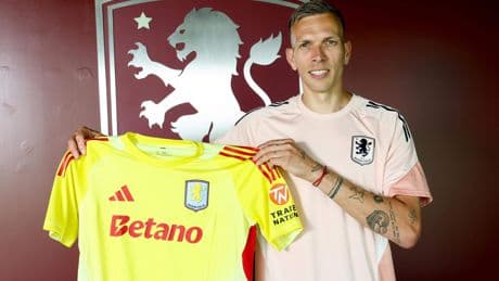Marco Bizot weet niet wat hij meemaakt bij nieuwe club: ’Ron Vlaar heeft me alles over Aston Villa verteld’