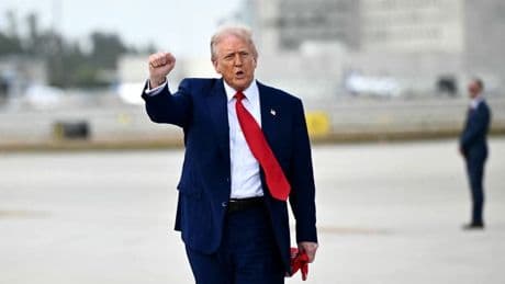 Après la monnaie virtuelle, Donald Trump prépare son propre opérateur télécom et son smartphone