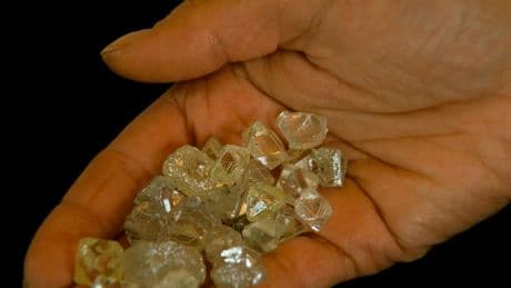 Trotz Sanktionsverbot! - So gelangen Putins Diamanten in die EU