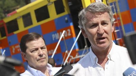 Feijóo pide a Sánchez no dejar pasar más tiempo ante los incendios y que lleguen más medios: "Deje de llegar tarde siempre"