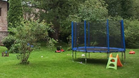 Eltern-Kolumne „Schlaflos“: Hoch lebe das Trampolin!