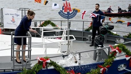 Volksfest im Hafen: Zwei hybride Polizeiboote auf dem Hafengeburtstag getauft