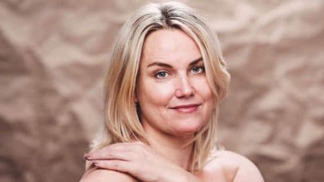 Caroline (53): ’Ik was gek op de zon, tot ik huidkanker kreeg’
