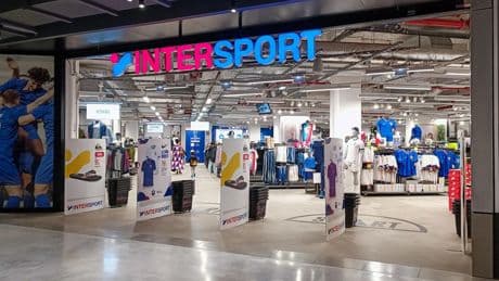 Petits prix et marques propres : pourquoi Intersport va jouer sur le terrain de Decathlon