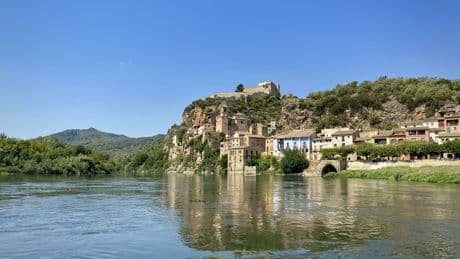 Vinos, aceites y la estrella Michelin Villa Retiro en la ruta por el Delta del Ebro