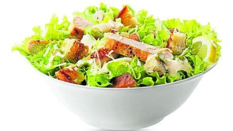 La ensalada más conocida del mundo y sus infinitas variantes