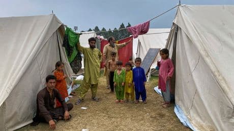 Militant attacks on Pakistani police kill 5 as government hunt for insurgents displaces thousands