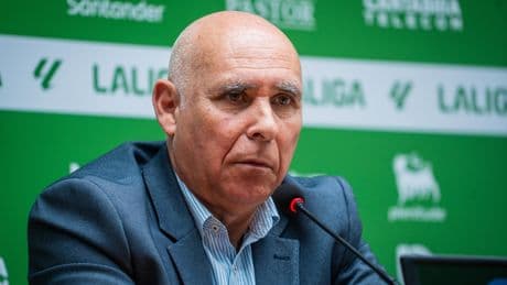 Manuel Higuera cierra filas con José Alberto y la plantilla a unos días del partido ante el Granada
