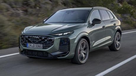 L’Audi Q3 è tutta nuova: più sportiva, anche ibrida e con interni da cinema. Versioni e prezzi
