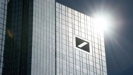 Rechtsstreit: Ex-Mitarbeiter verklagt die Deutsche Bank