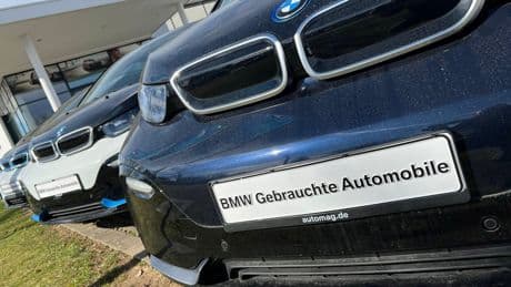 E-Autos verlieren deutlicher an Wert: Analyse zeigt aktuelle Trends