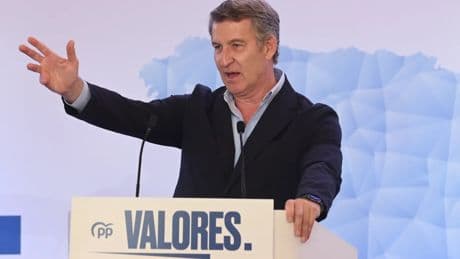 Feijóo pide &quot;rebelarse&quot; el 8 de junio: &quot;Estamos ante una involución democrática como no ha habido en más de 45 años&quot;