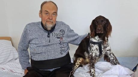„Würde mir das Herz brechen“ - Hund darf nicht mehr bei Herrchen im Heim wohnen