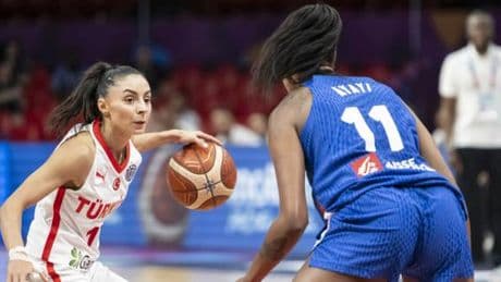 L’équipe de France féminine de basket débute son Euro par une victoire contre la Turquie