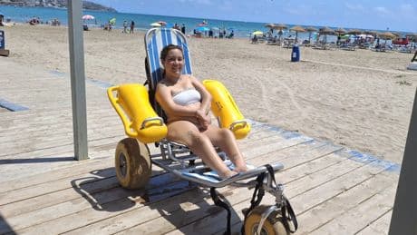 Laura, con un 95% de discapacidad, reivindica la asistencia personal: "La buena voluntad no cubre nuestras necesidades"