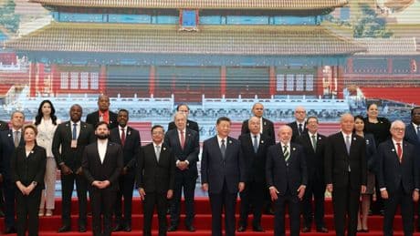 Xi anima a los países de Latinoamérica a que rechacen las injerencias externas