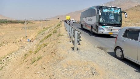 Afganistan’da yolcu otobüsü devrildi: 25 ölü