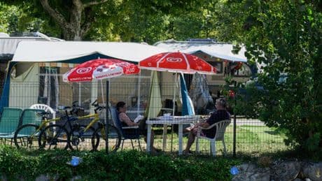 Campings : fréquentation en hausse mais dépenses des vacanciers sous pression du pouvoir d'achat