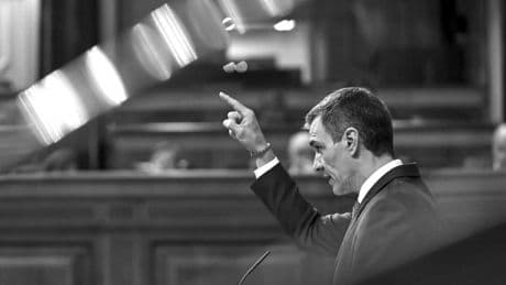 Sánchez llama “ultrarricos de las nucleares” a los dueños de las renovables que él promueve