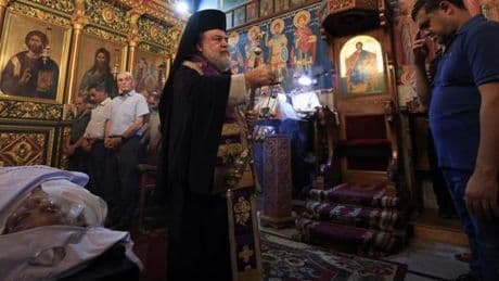 Gaza : trois morts dans le bombardement de l’église catholique de la Sainte-Famille, Israël regrette « profondément » un « tir perdu »