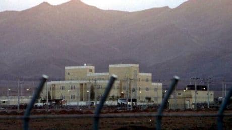 Isreale attacca Iran, rischio incidente nucleare? Danni al sito di Natanz, ma niente vittime