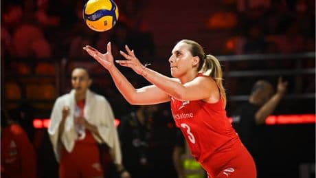 Cansu Özbay gözyaşlarını zor tuttu! 'Hayatımın en zor maçlarından birini oynadım'