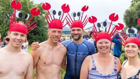 Dresden: Hunderte Teilnehmer beim Elbeschwimmen in Dresden – Bilder