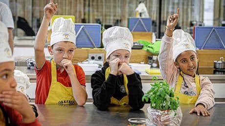 Voedingscentrum moet broekriem aanhalen: minder op scholen door flinke afslanking
