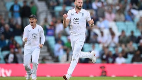 Tensions threaten to boil over as India lead England narrowly in frosty series decider