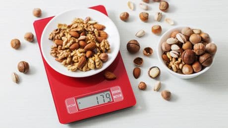 El fruto seco bajo en calorías y rico en proteínas que cuida tu microbiota intestinal