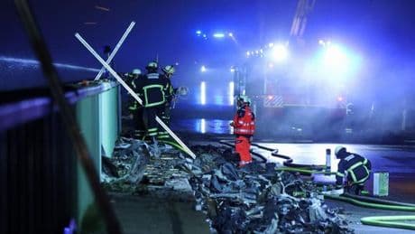 Explosionen: Fünf Verletzte bei Großbrand im Hamburger Hafen