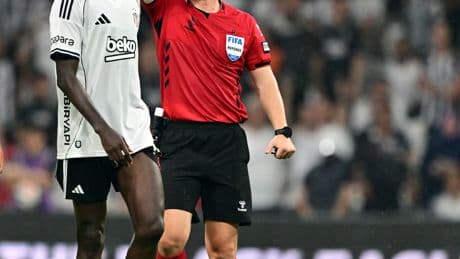 Beşiktaş'a Ndidi'den kötü haber!