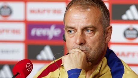 Flick: "Los clubes, los entrenadores y los jugadores tenemos que respetar y proteger a los árbitros"