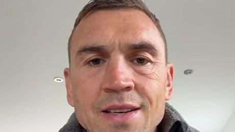 Rugby legend Kevin Sinfield records special video of support for Dumfries father and son's marathon challenge