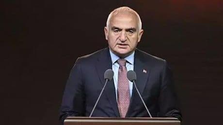 Bakan Ersoy sosyal medyasından Cumhurbaşkanlığı Çocuk Orkestrası ve Korosu paylaşımı yaptı