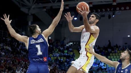 España se sacude las penas, mejora y aplasta a la selección más débil del EuroBasket (91-47)