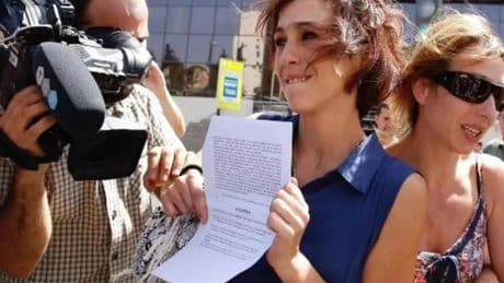 Un juzgado de familia de Granada ordena a Juana Rivas que entregue a su hijo pequeño al padre el martes a las 10