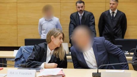 Prozess um Blutrache: Angeklagte schweigen zum Prozessstart