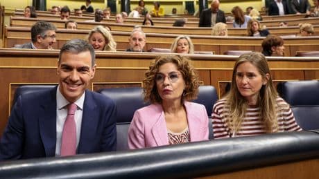 El Gobierno desbloquea los fondos autonómicos y municipales y publica el informe sobre las causas del apagón