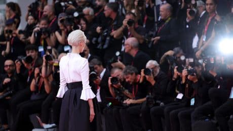 Tapis rouge de la Mostra de Venise : les coulisses de la bataille entre les géants du luxe