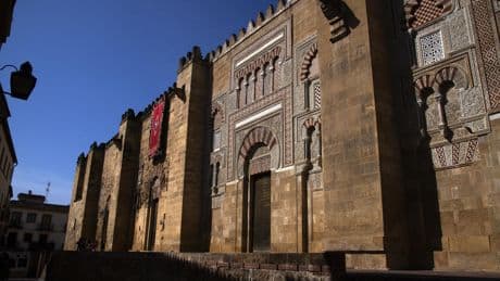 Espagne : un incendie en cours à la mosquée-cathédrale de la ville de Cordoue