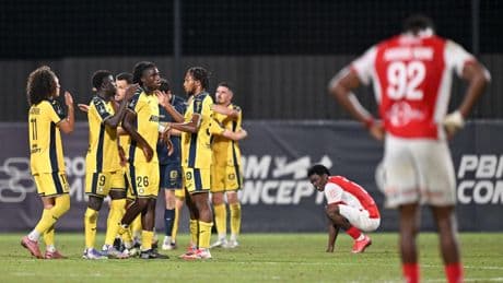 Ligue 2 : Reims tombe à Pau, qui grimpe sur le podium