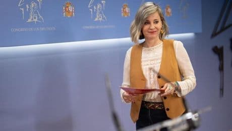 Sumar se desmarca del PSOE y desbloquea la regulación de los alquileres de temporada en el Congreso
