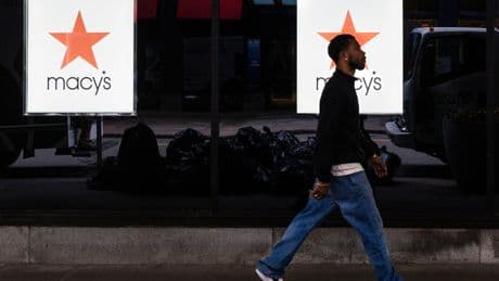 Macy's says more than half its customers have a household income of $100,000, and that's helping its turnaround