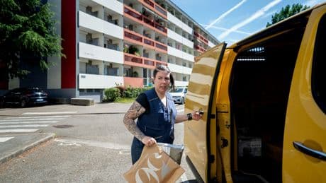 La tournée de Gisèle, factrice à Bourg-en-Bresse bouleversée par l’explosion du nombre de colis
